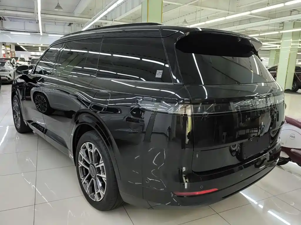 Lynk & Co Рука 900. — миниатюра 5