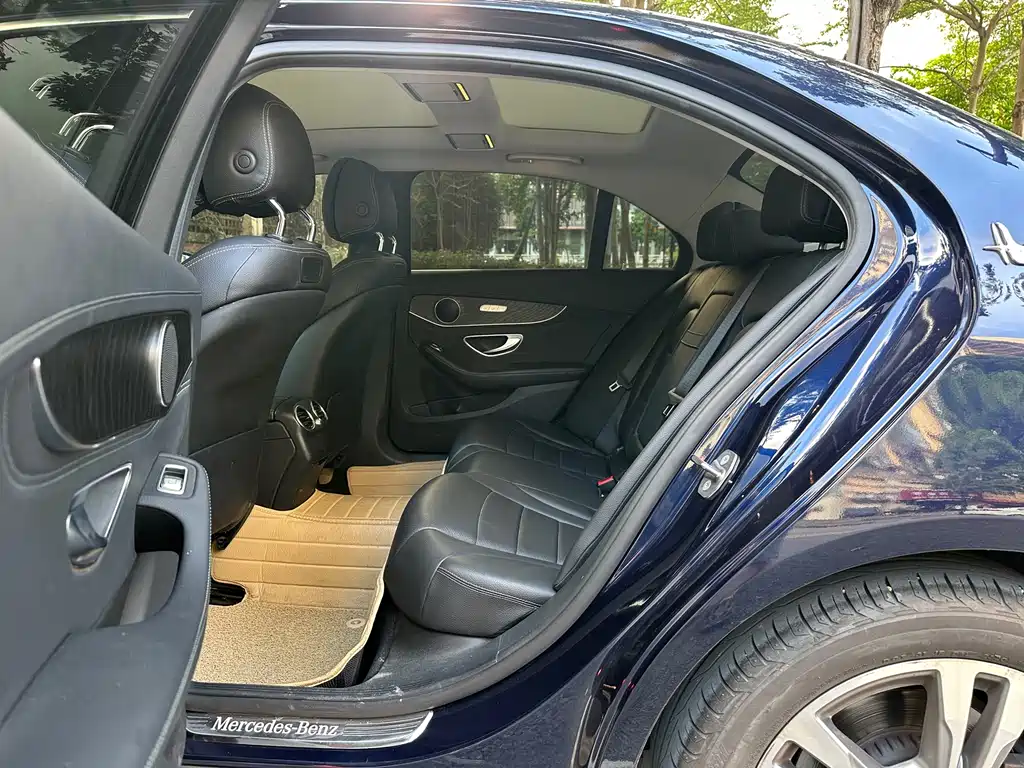 Mercedes-Benz C-Class — миниатюра 4