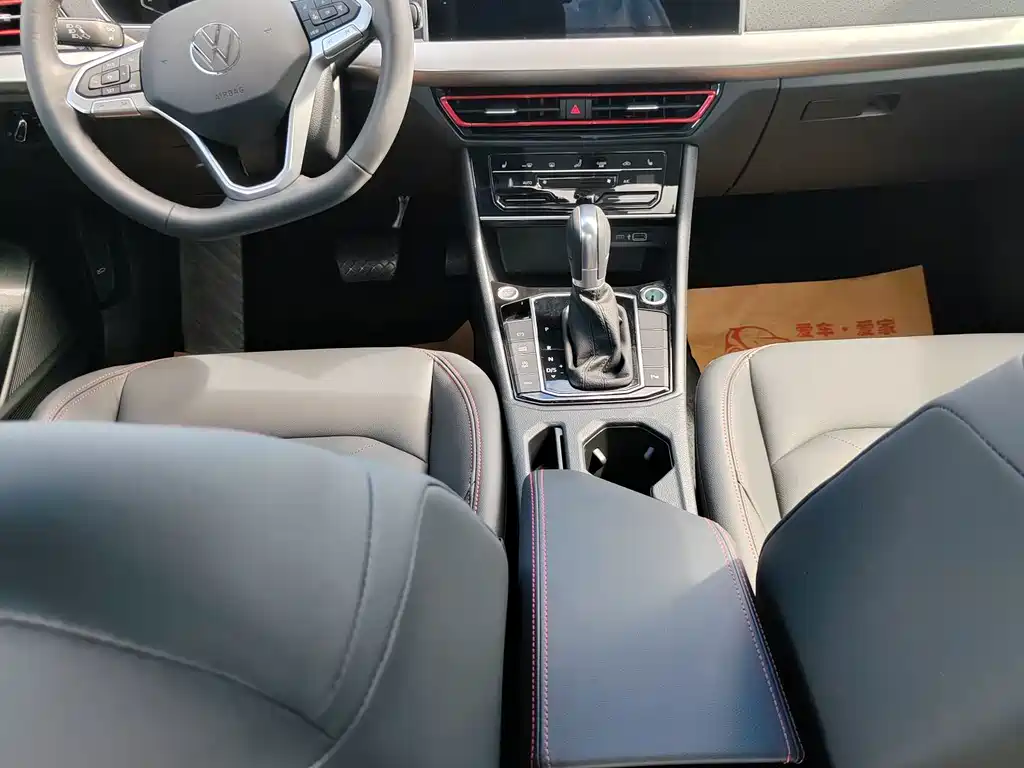 Volkswagen Lavida — миниатюра 5
