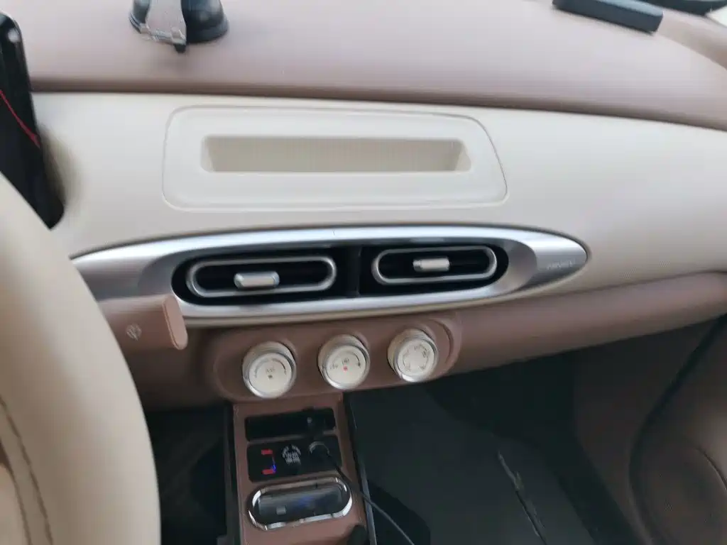 Wuling MINIEV — миниатюра 20