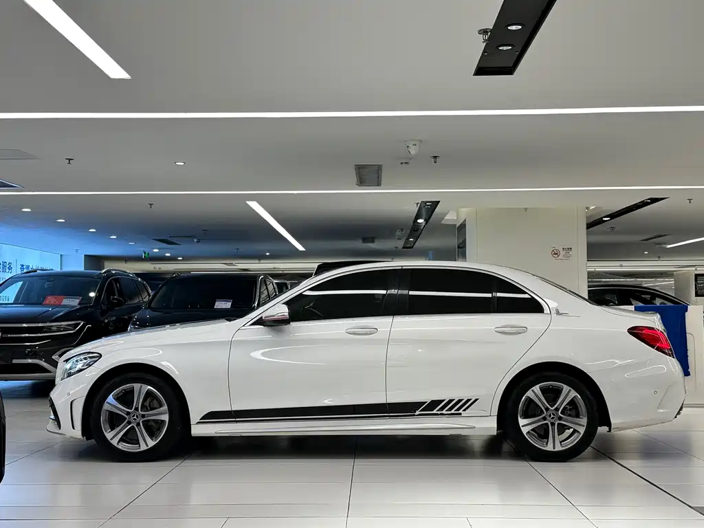 Mercedes-Benz C-Class — миниатюра 4