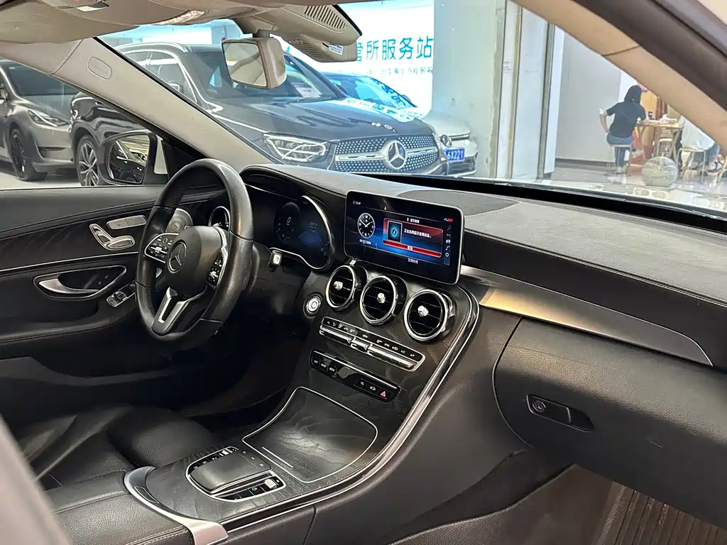 Mercedes-Benz C-Class — миниатюра 13