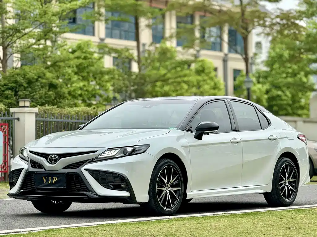 Toyota Camry 2021