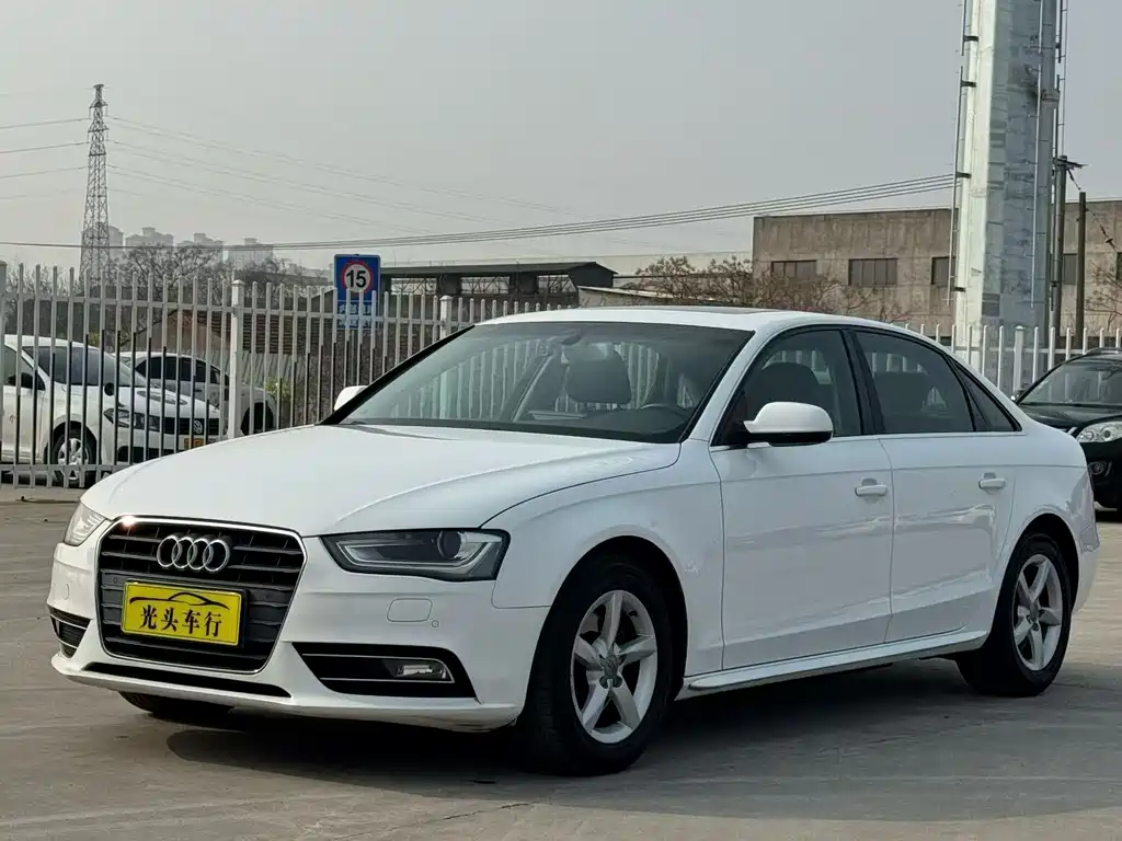 Audi A4L 2015