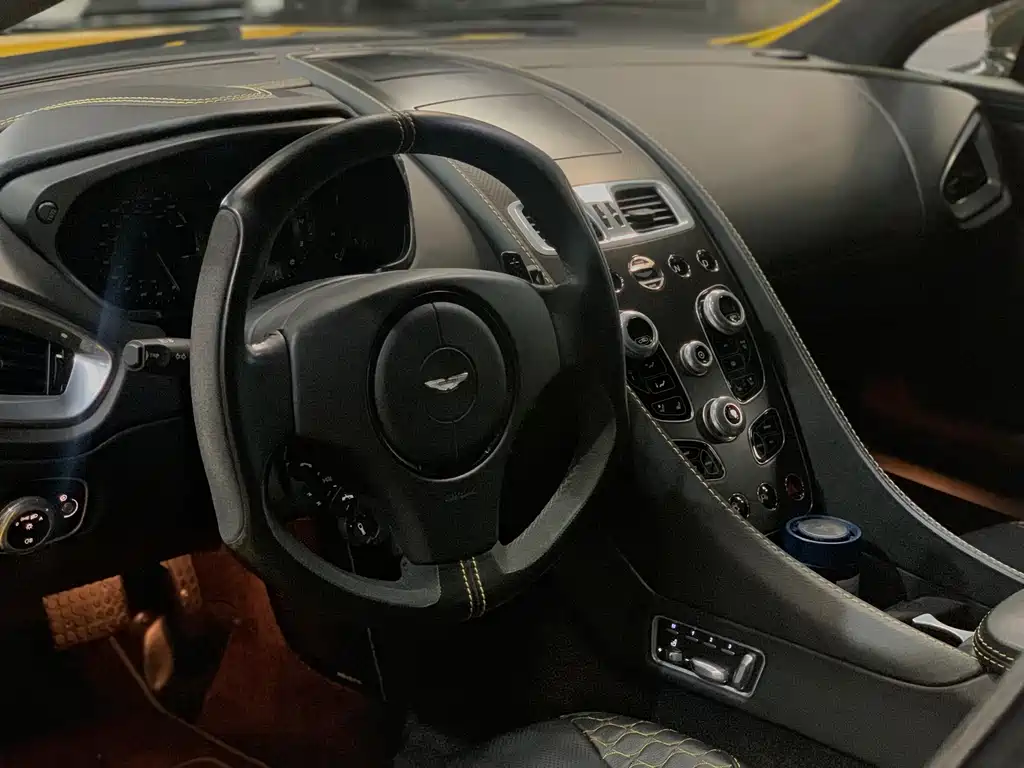 Aston Martin Vanquish 2013 6.0L