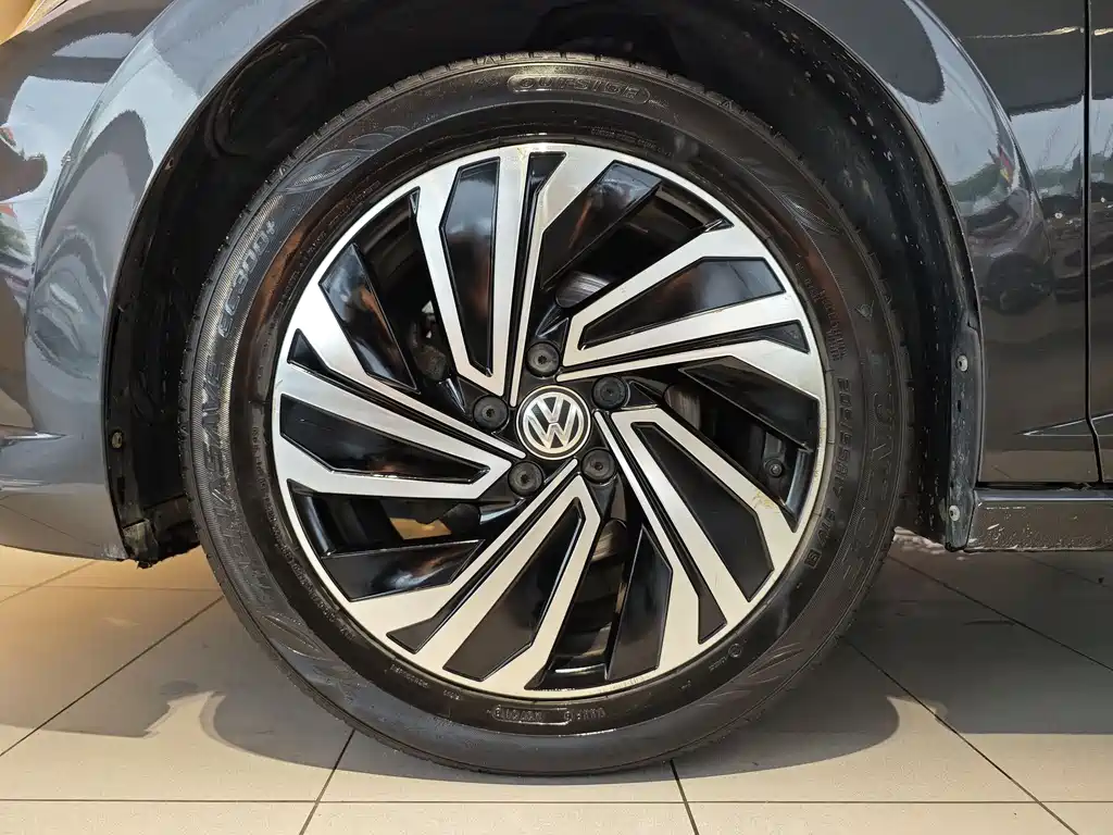 Volkswagen Sagitar 2021 200TSI DSG