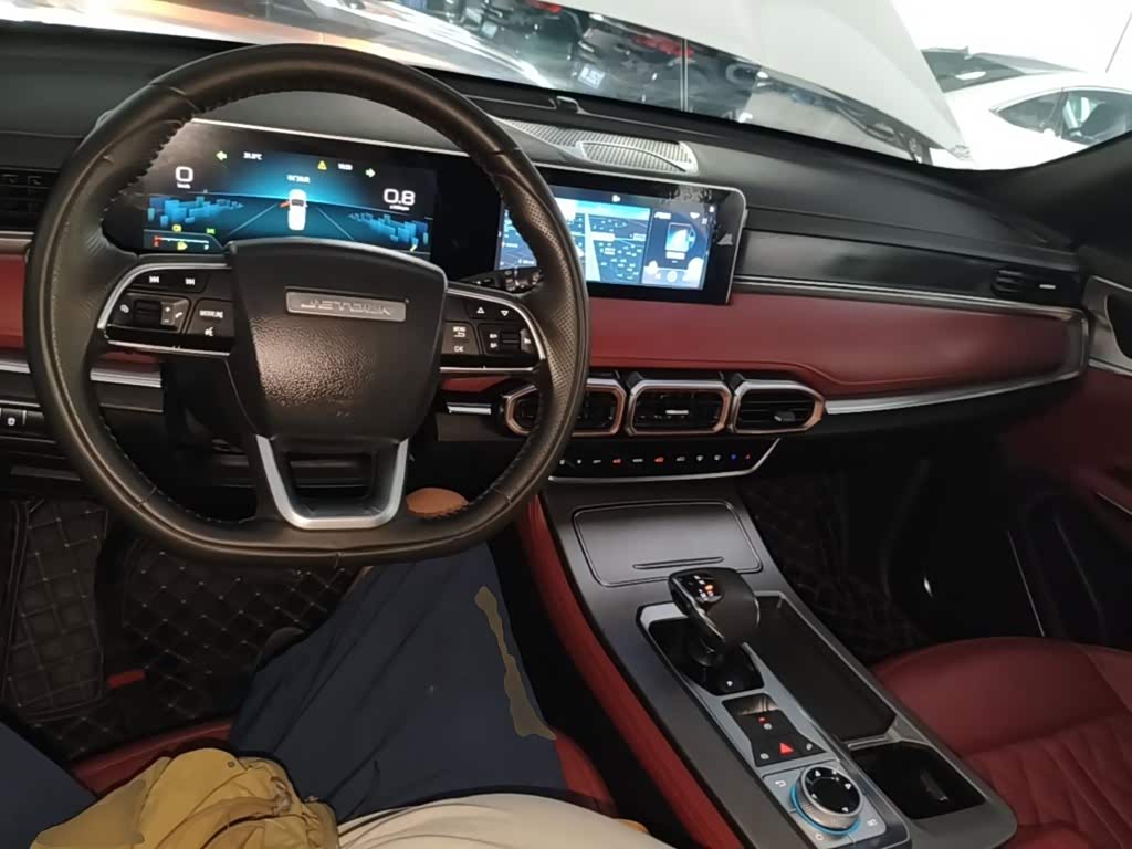 Jetour Jetour X70 PLUS 1.5 л 2024 г. Белый, пробег 30500 км