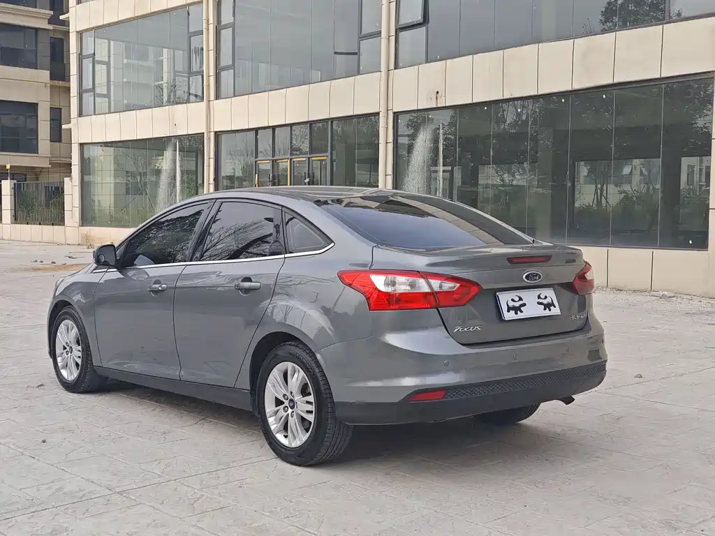 Ford Focus 2012 1.6L MT Comfort