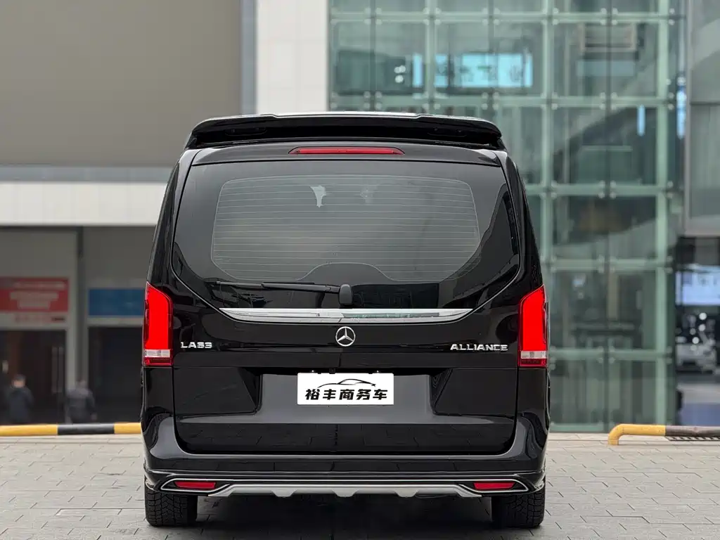 MERCEDES-BENZ V CLASS