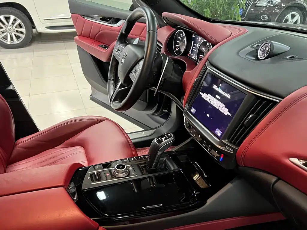 Maserati Levante — миниатюра 20