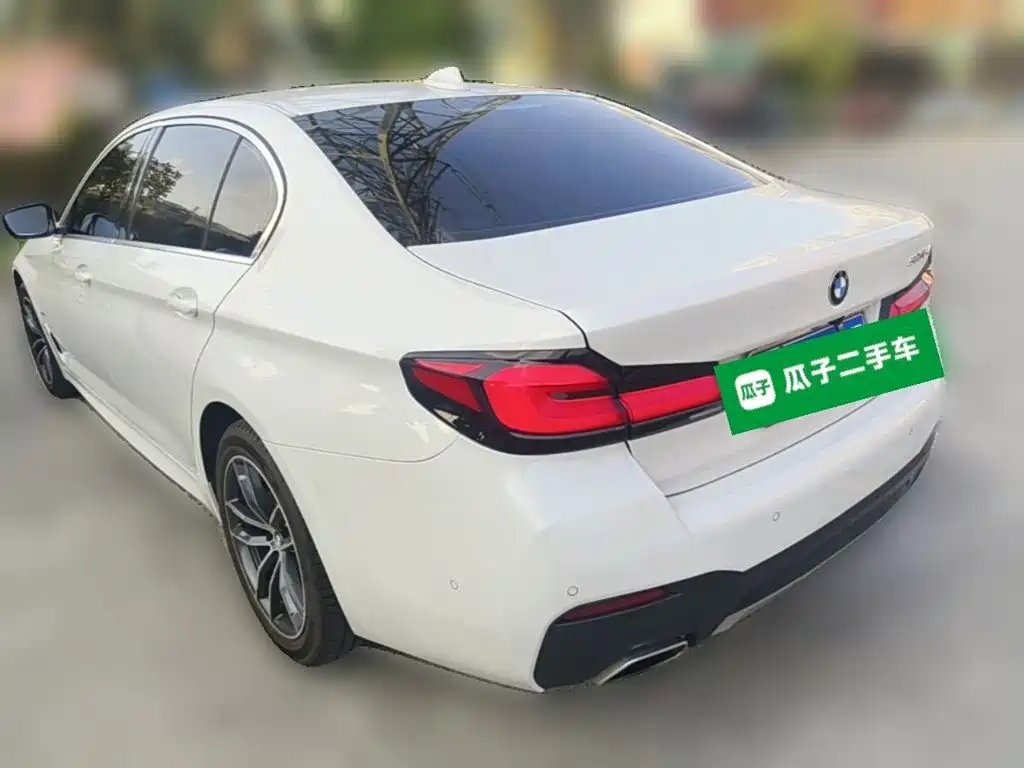 BMW 5 Series — миниатюра 7