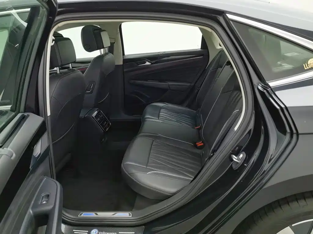 Volkswagen 帕萨特插电混动 — миниатюра 15