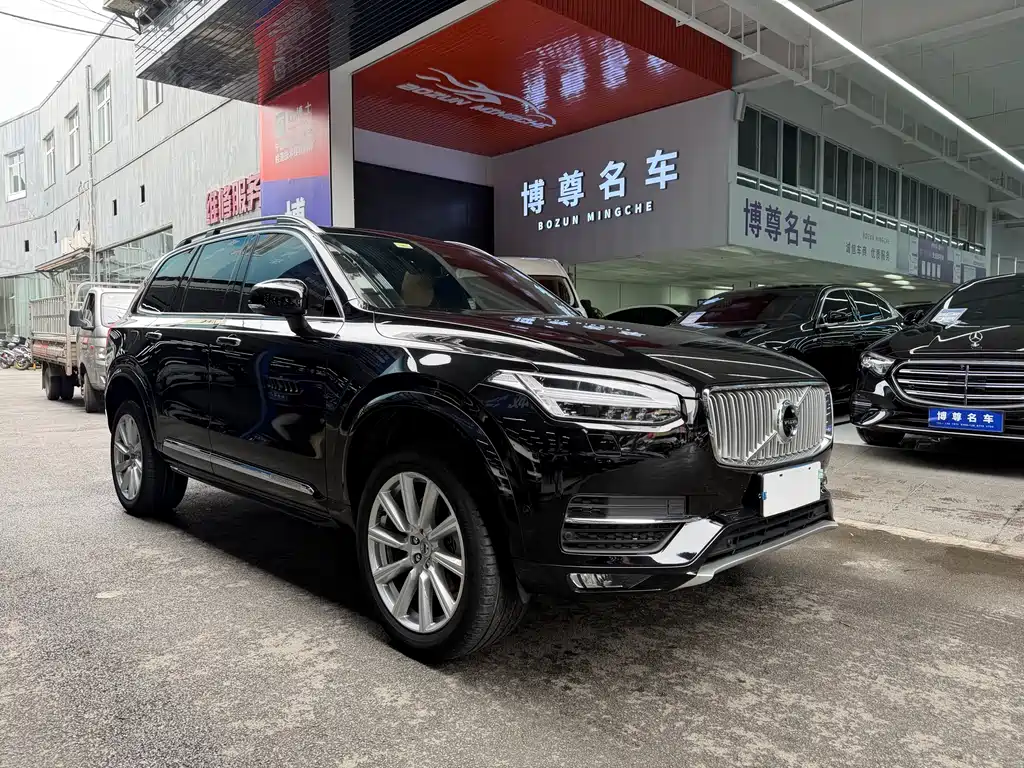 Volvo XC90 2018 T6 7 мест