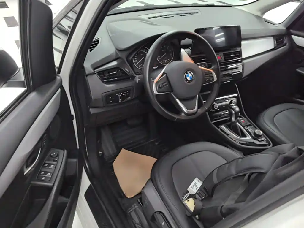 BMW 2 Series Active Tourer (Import) — миниатюра 16