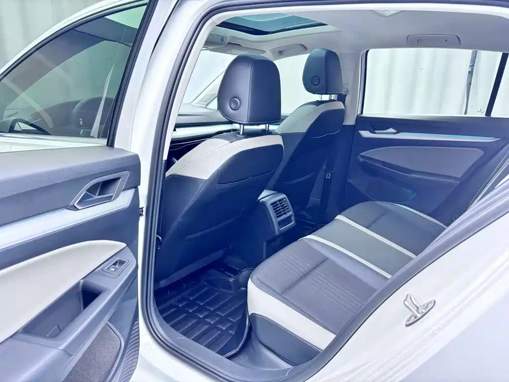 Volkswagen Golf — миниатюра 11