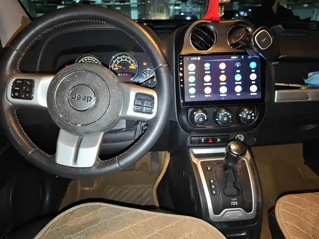Jeep Compass (Import) — миниатюра 13