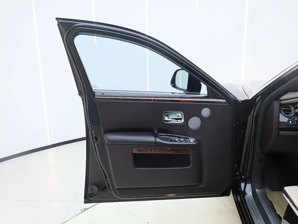 Rolls-Royce Ghost — миниатюра 10
