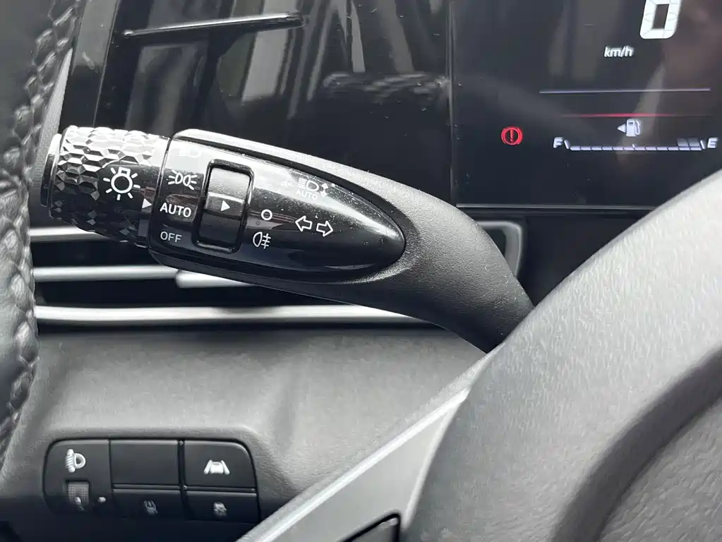 Hyundai Elantra — миниатюра 13