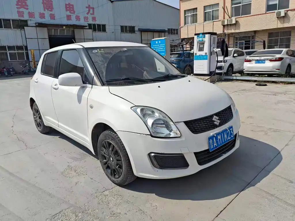 Suzuki Swift 1.3L Manual Standard Type, фото 3