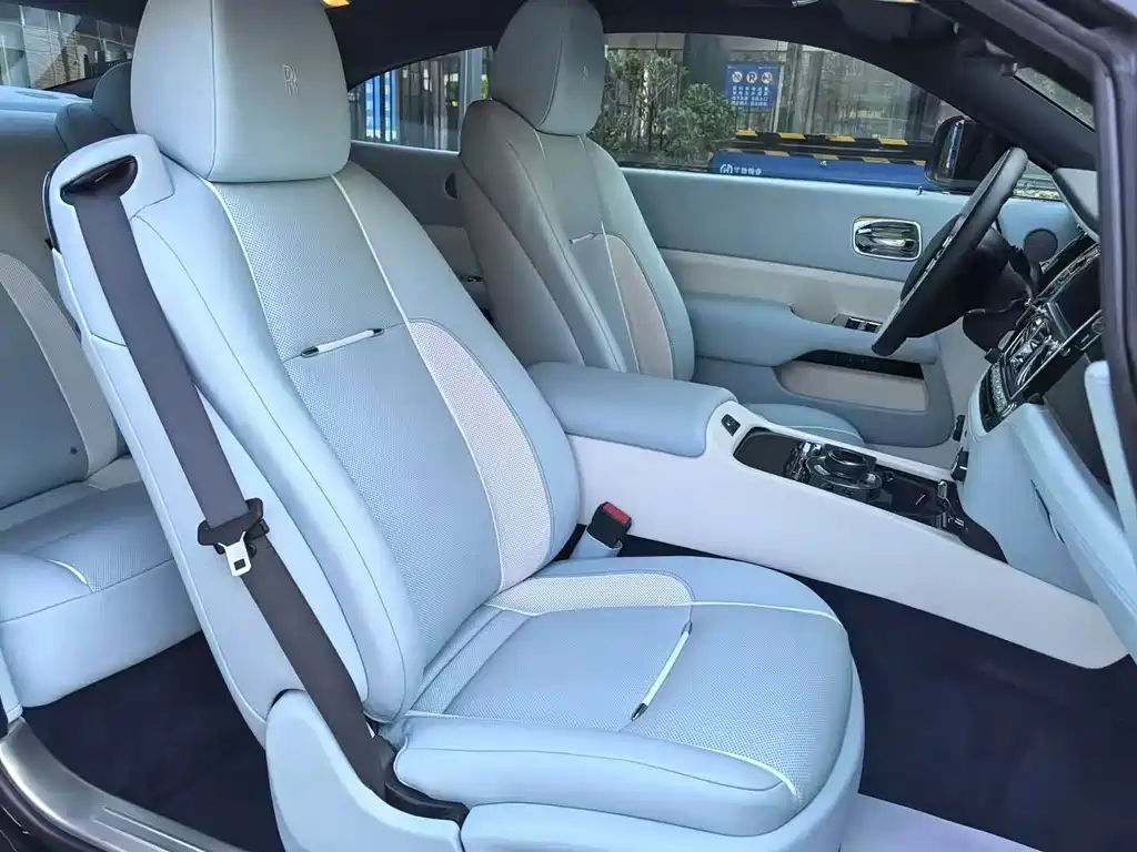 Rolls-Royce Wraith — миниатюра 6