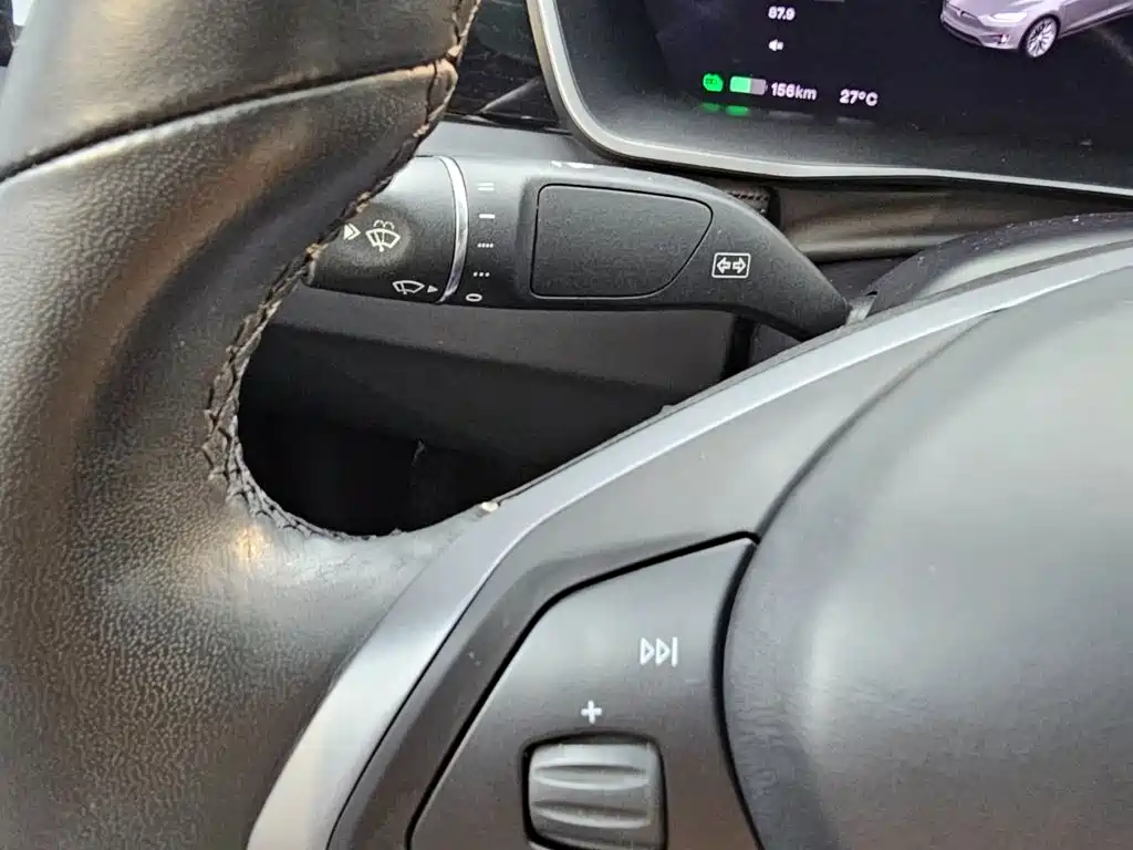 Tesla Model X — миниатюра 18