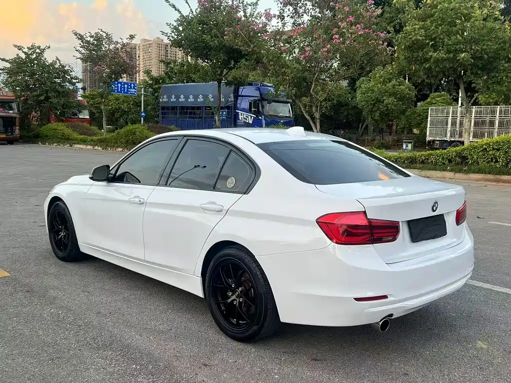 BMW 3 Series — миниатюра 5