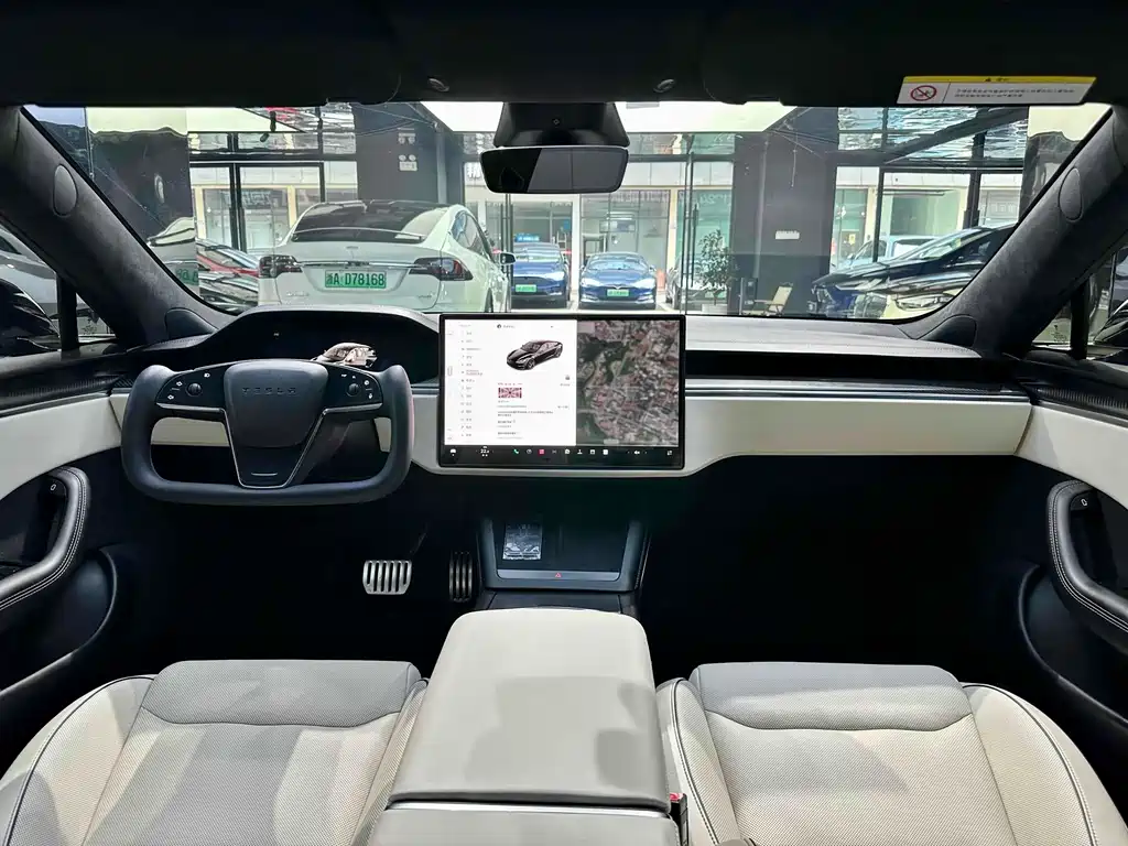 Tesla Model S — миниатюра 8