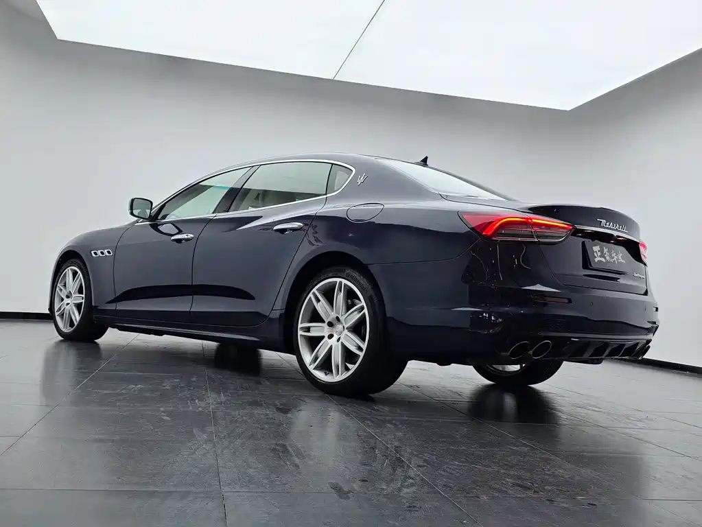 Maserati Quattroporte — миниатюра 12