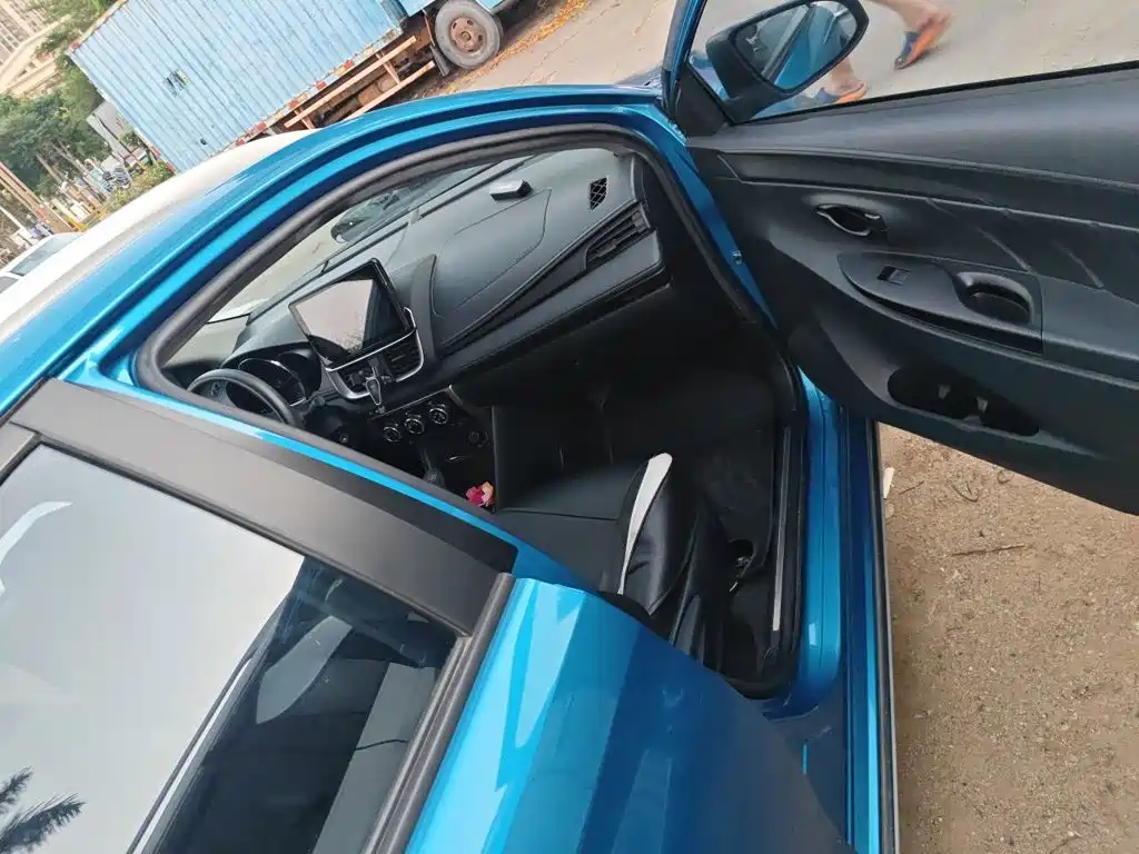 Toyota Yaris L — миниатюра 18
