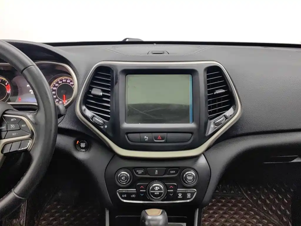 Jeep Cherokee — миниатюра 12