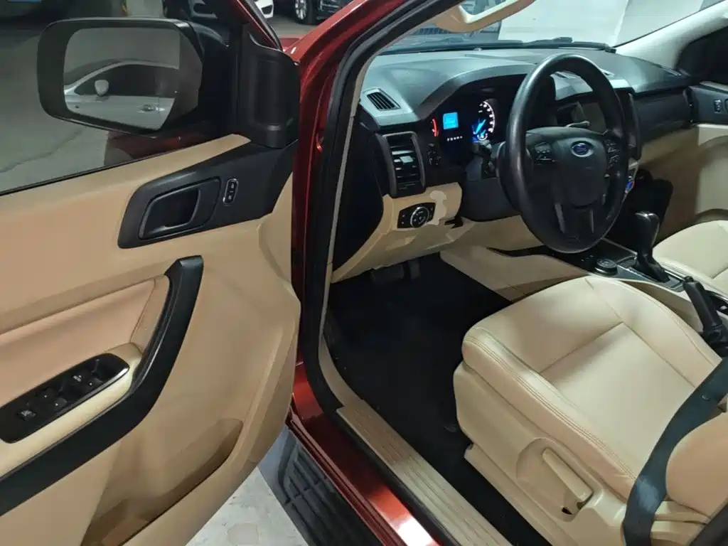 Ford Everest — миниатюра 16