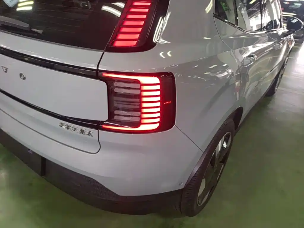 Volvo EX30 — миниатюра 8