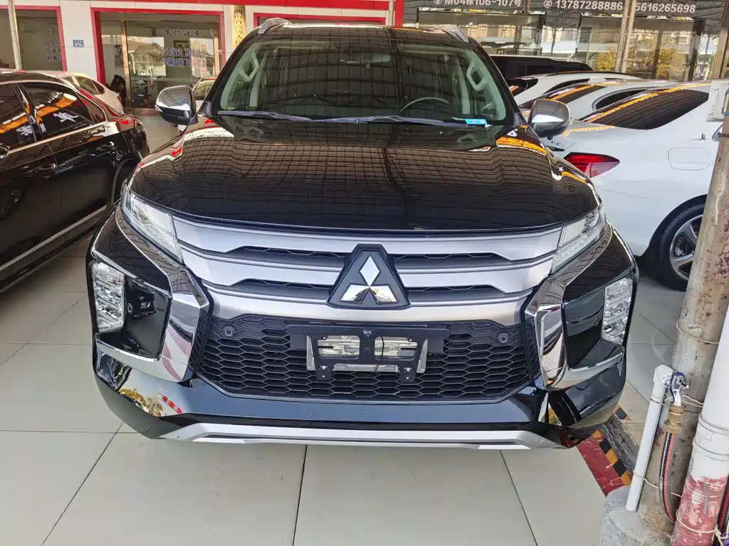 Mitsubishi Pajero Sport (Import) — миниатюра 3