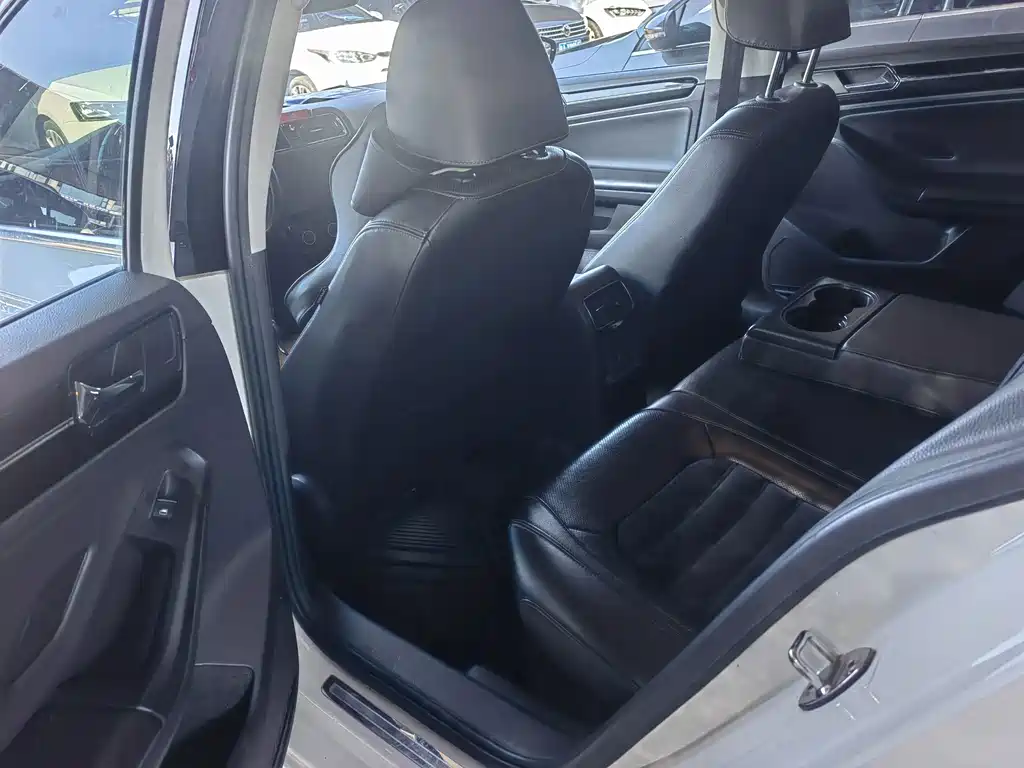 Volkswagen Sagitar — миниатюра 4