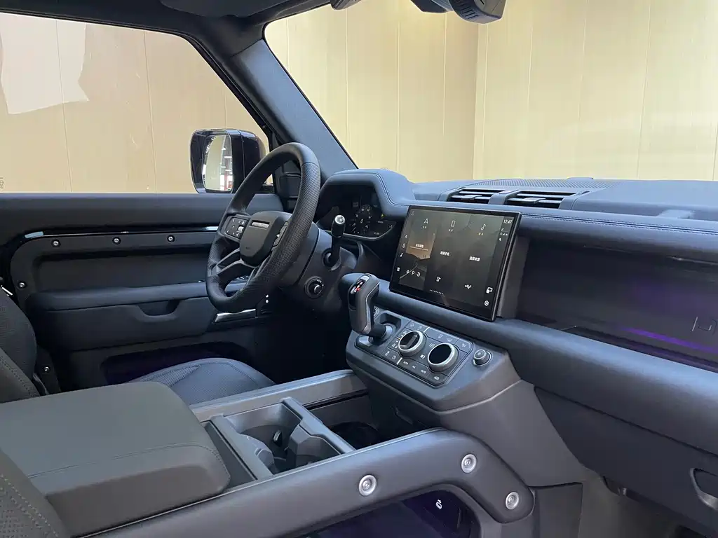 Land Rover Defender — миниатюра 12