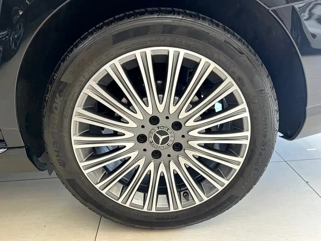 Mercedes-Benz E-Class — миниатюра 20