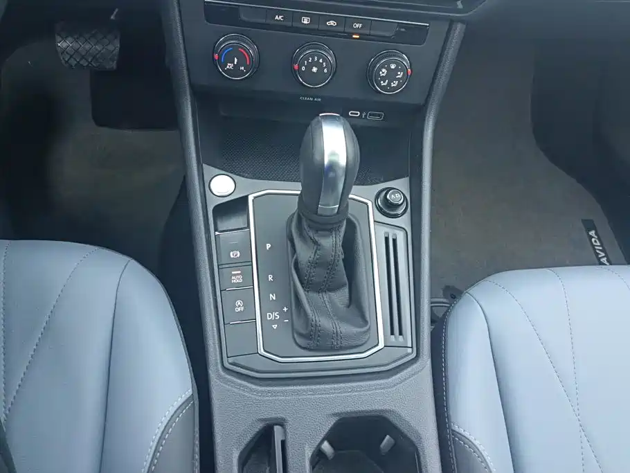 Volkswagen Lavida — миниатюра 16