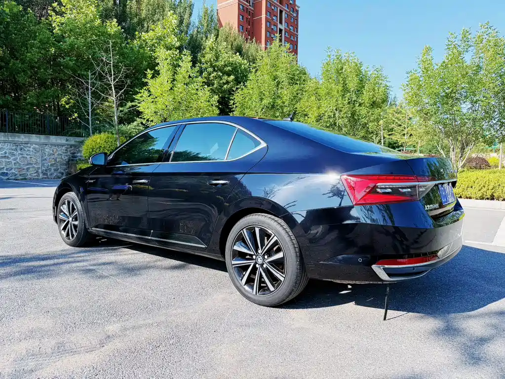 Skoda Superb — миниатюра 4