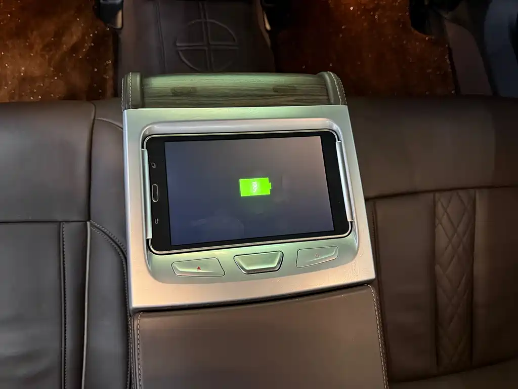 BMW 5 Series — миниатюра 8