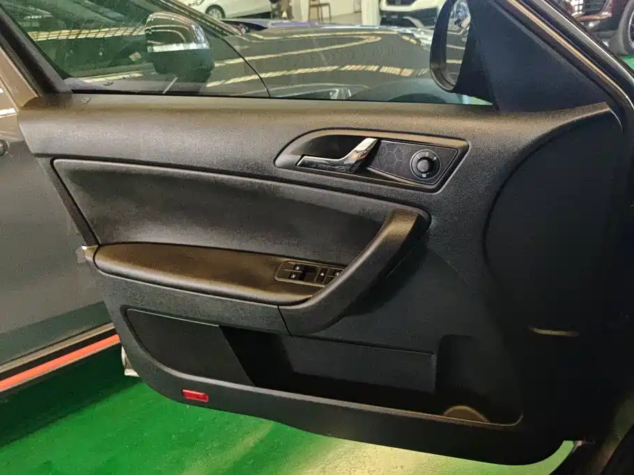 Skoda Yeti — миниатюра 7