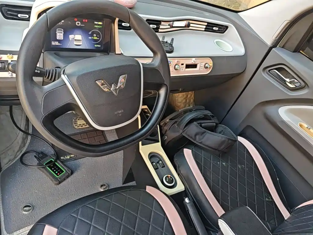 Wuling MINIEV — миниатюра 10