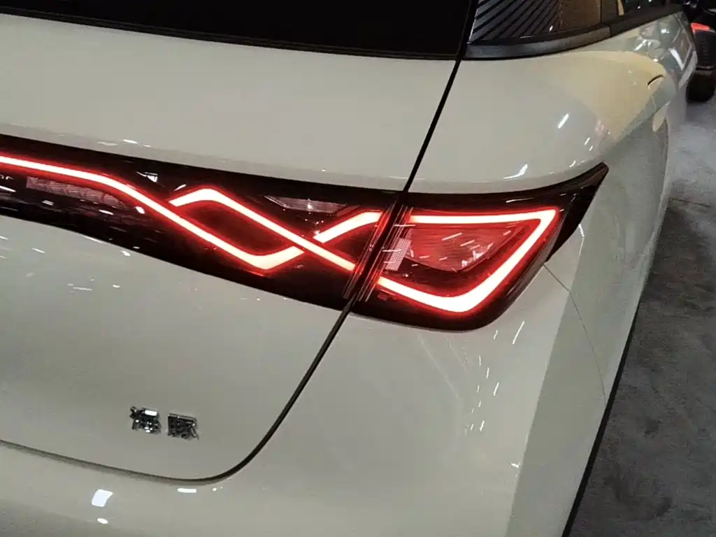 BYD Dolphin — миниатюра 8