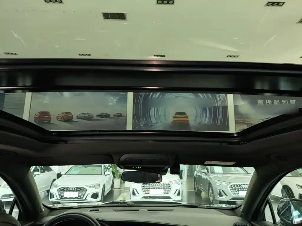 Cadillac XT4 — миниатюра 18