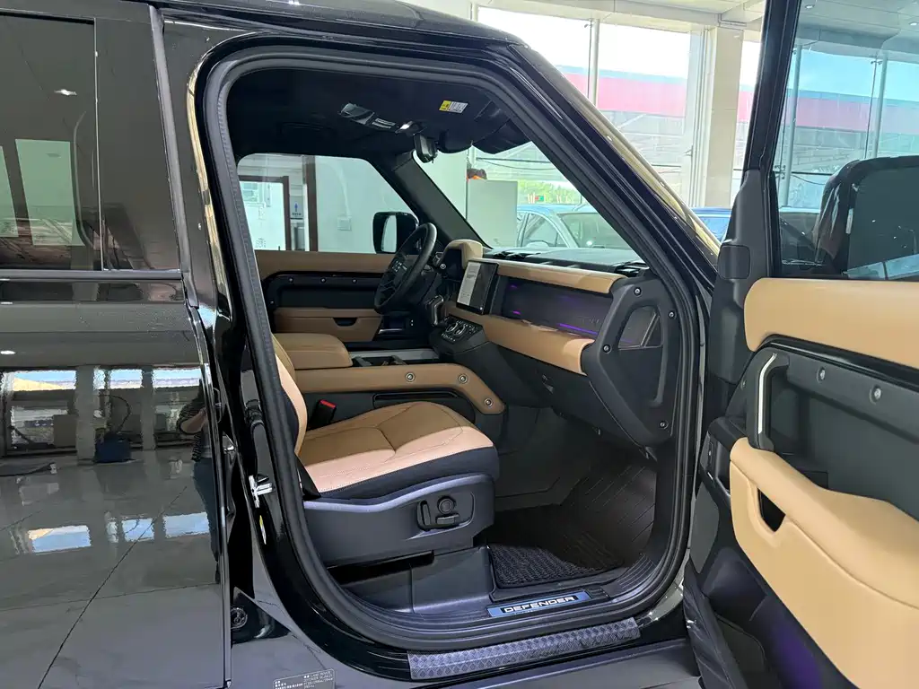 Land Rover Defender — миниатюра 9