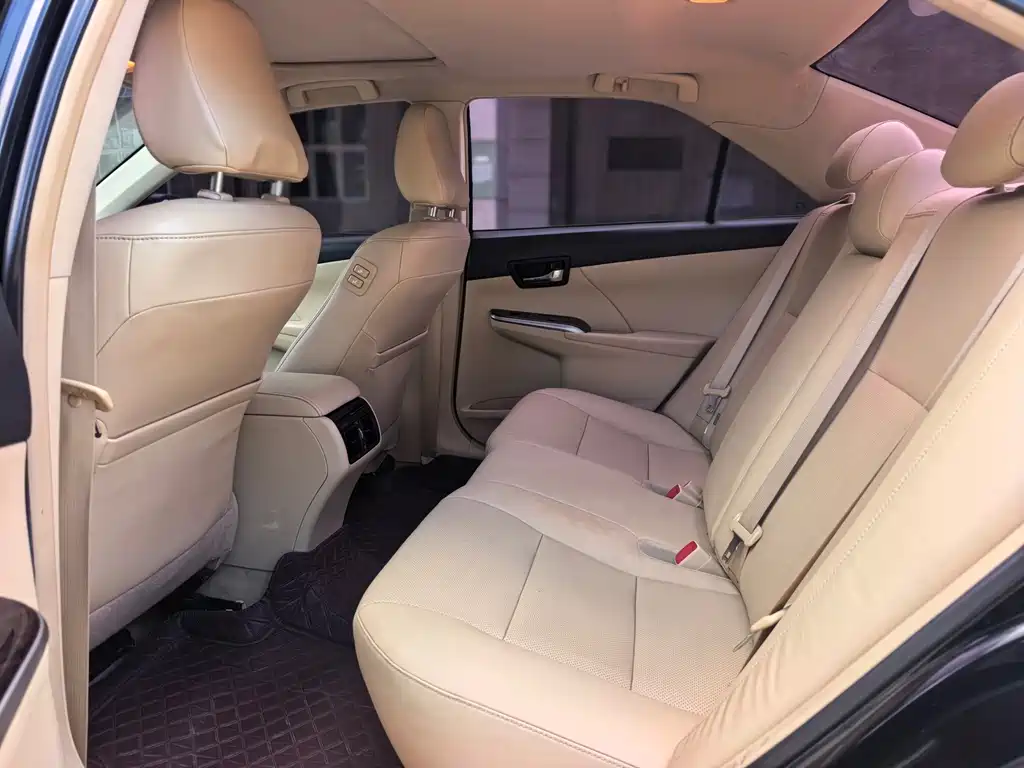 Toyota Camry — миниатюра 7