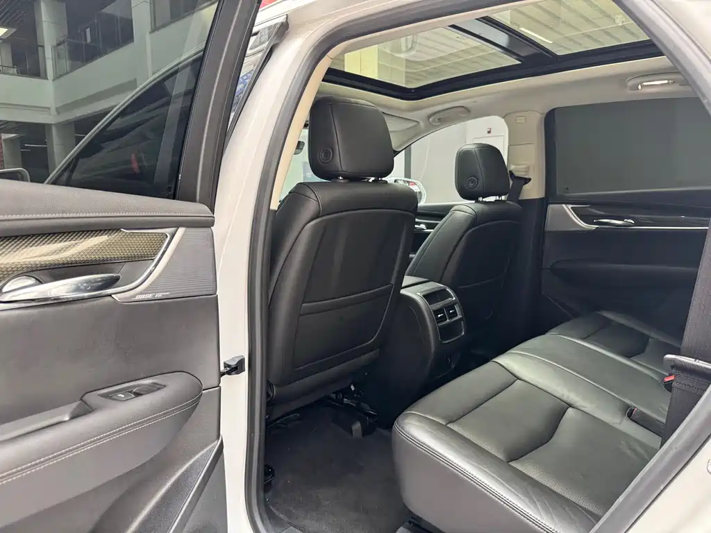 Cadillac XT5 — миниатюра 12