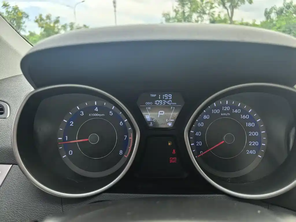 Hyundai Elantra Langdong — миниатюра 12