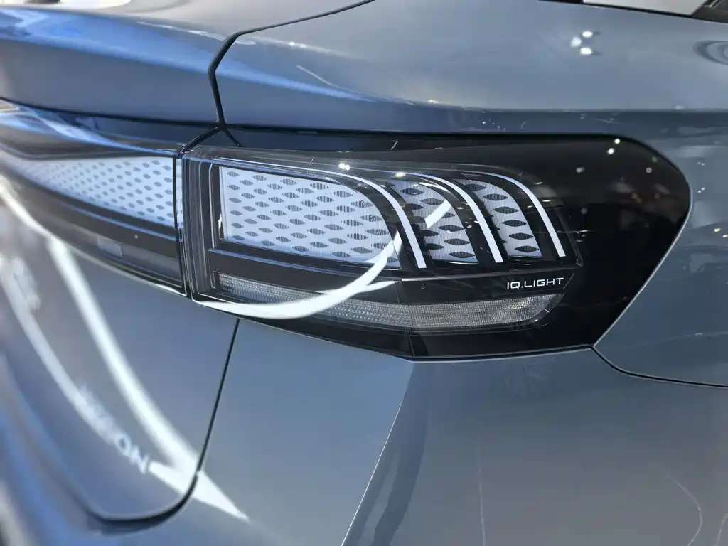 VOLKSWAGEN ID.7 VIZZION