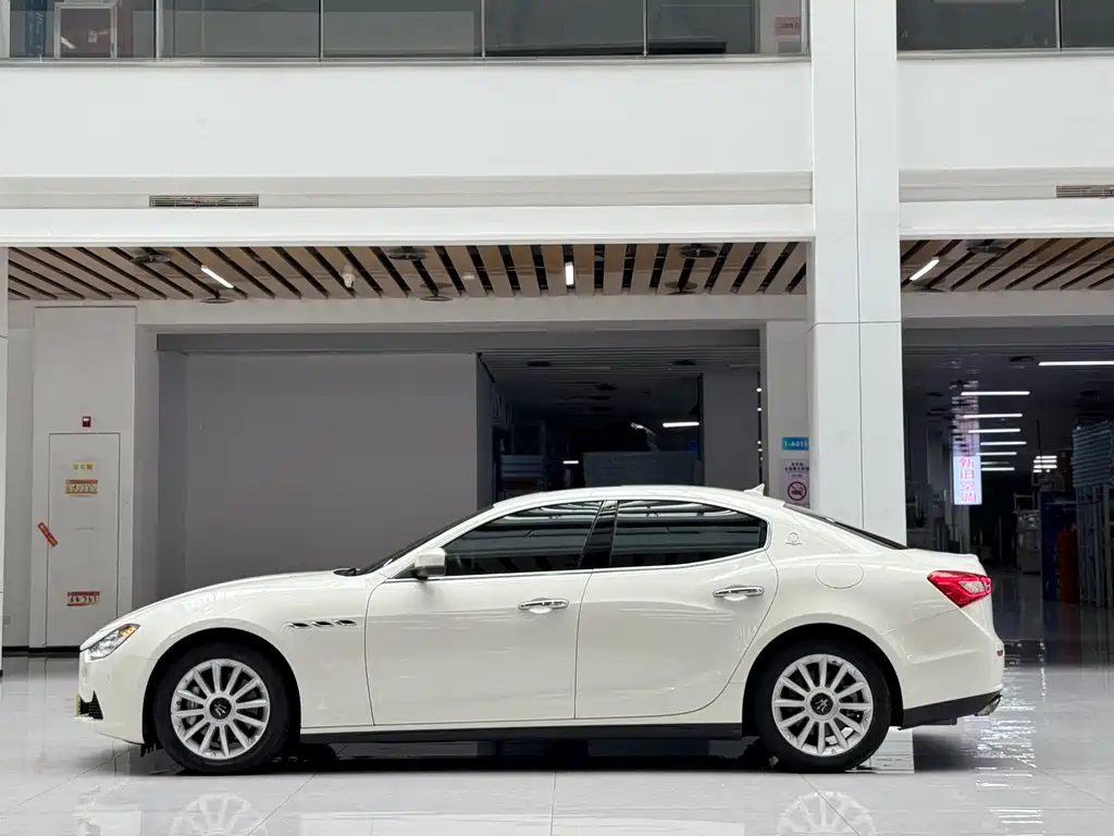 Maserati Ghibli — миниатюра 8