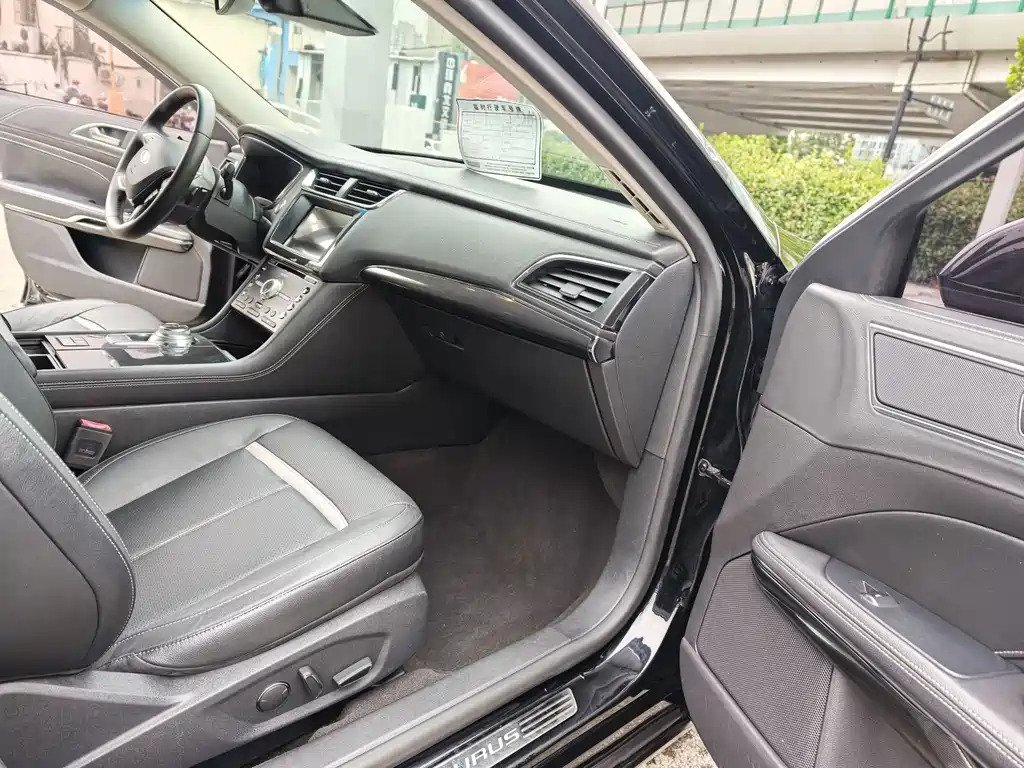 Ford Taurus — миниатюра 21